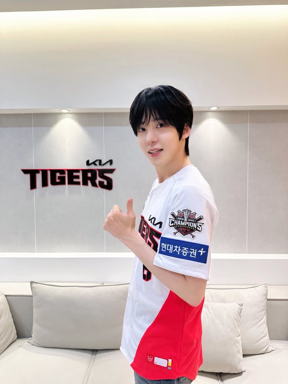 I'm proud of my Yuyu 🥰🏟️💥⚾ [📷] 'KIA Tigers Victory Prayer