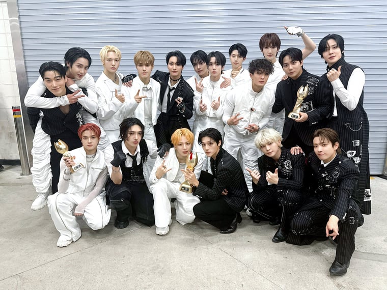 🖤🤍🖤🤍🖤🤍🏆🏆🏆🖤🤍🖤🤍🖤🤍 #ATEEZ #XIKERS #KQ #FAMILY