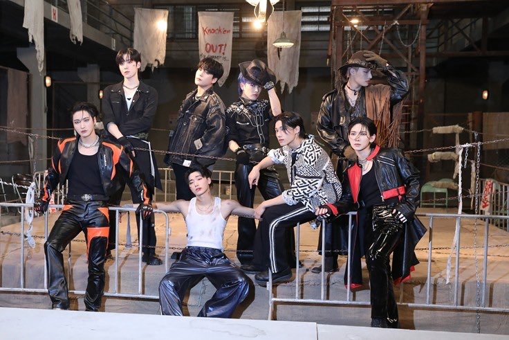 ATEEZ アチズ ペンメ サノク ウサン 傘 Bouncy outlaw ATEEZ アチズ ペンメ サノク ウサン 傘 Bouncy outlawの通販 by