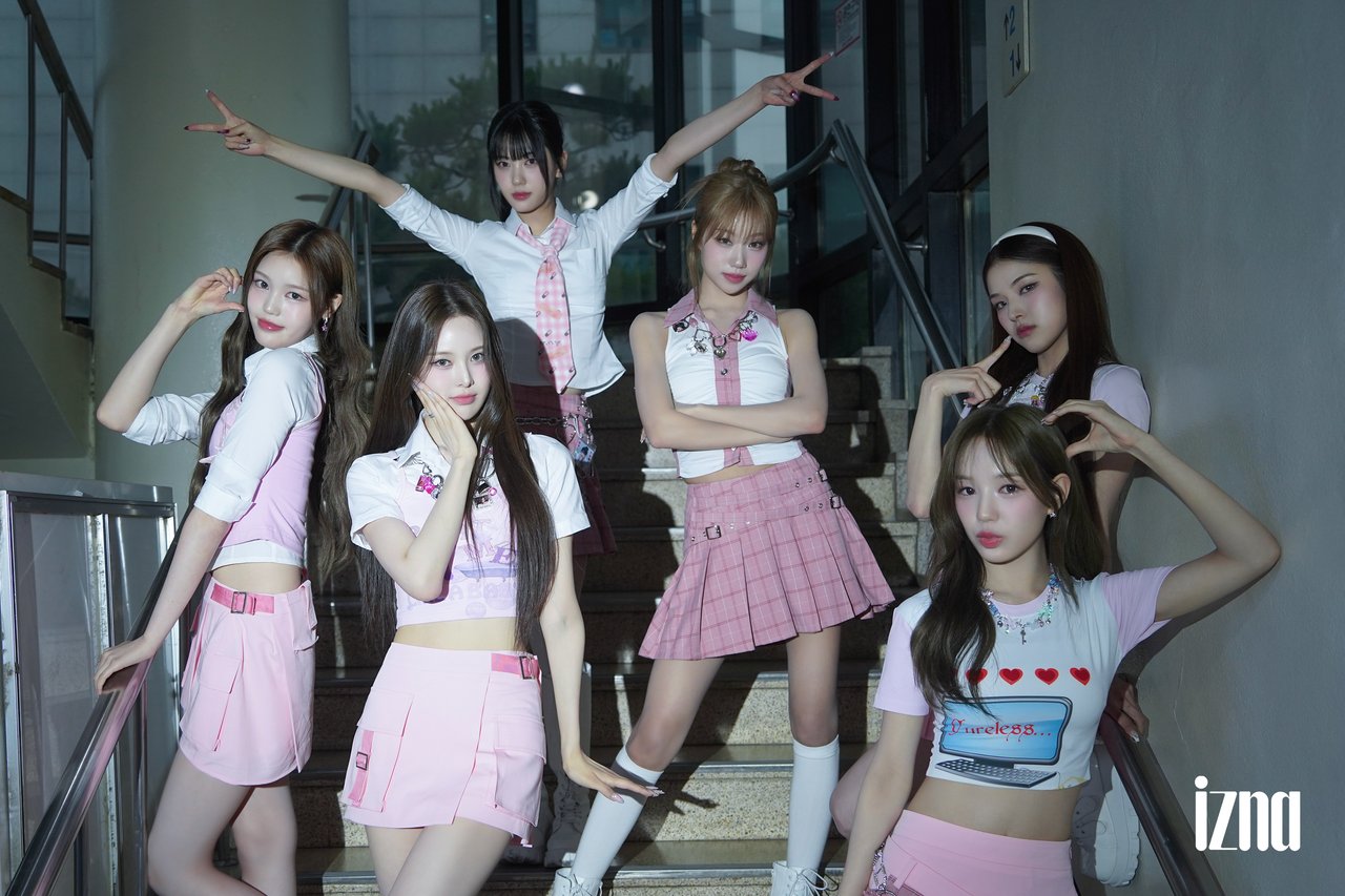 izna Single Album 'BEEP' 활동 Behind Photo
