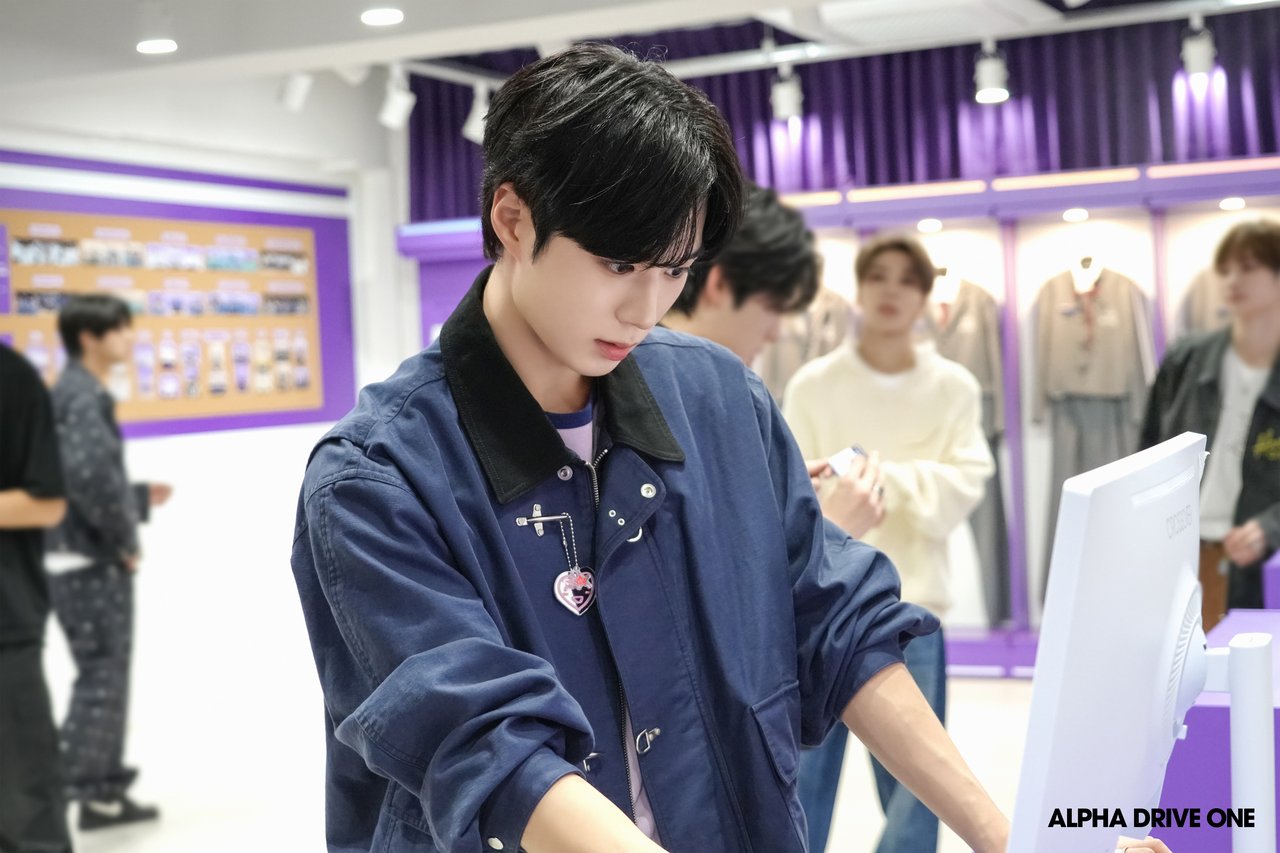 BOYS ll PLANET 아카이브展 'AFTER ; JOURNEY' Behind Photo