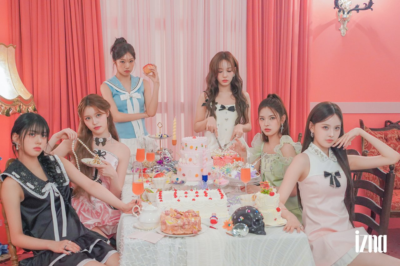 2025 izna 1st FAN-CON <Not Just Pretty> Poster & VCR Behind Photo