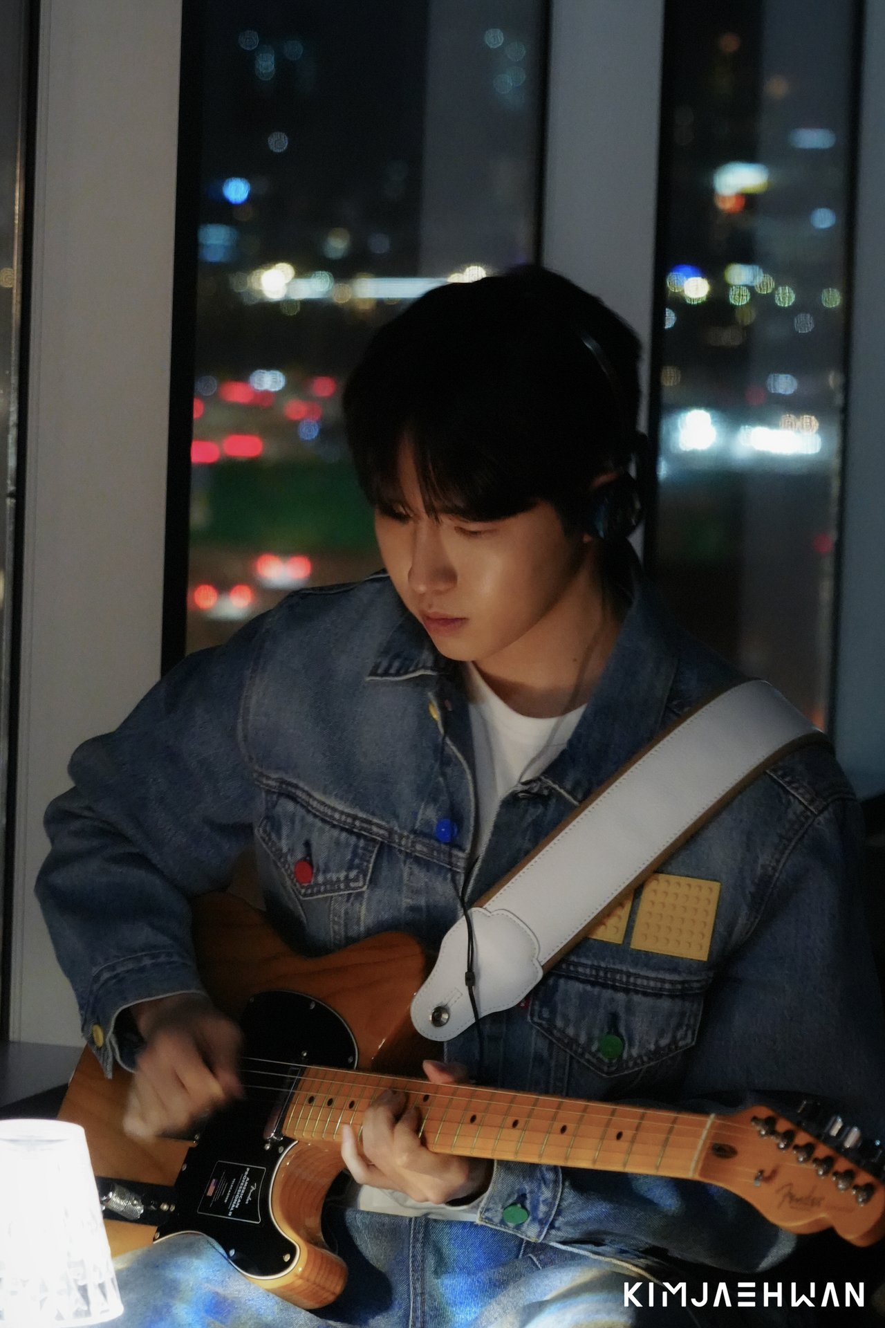 KIM JAE HWAN In March Behind Photo