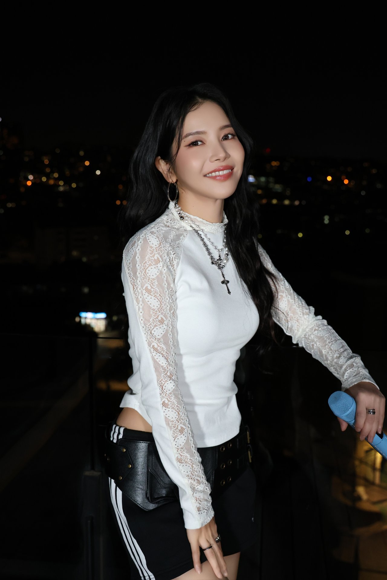 Solar Rapper Girl Solar '總有一顆屬於你的星球 (Your Own Star)' Special Clip Behind Photo