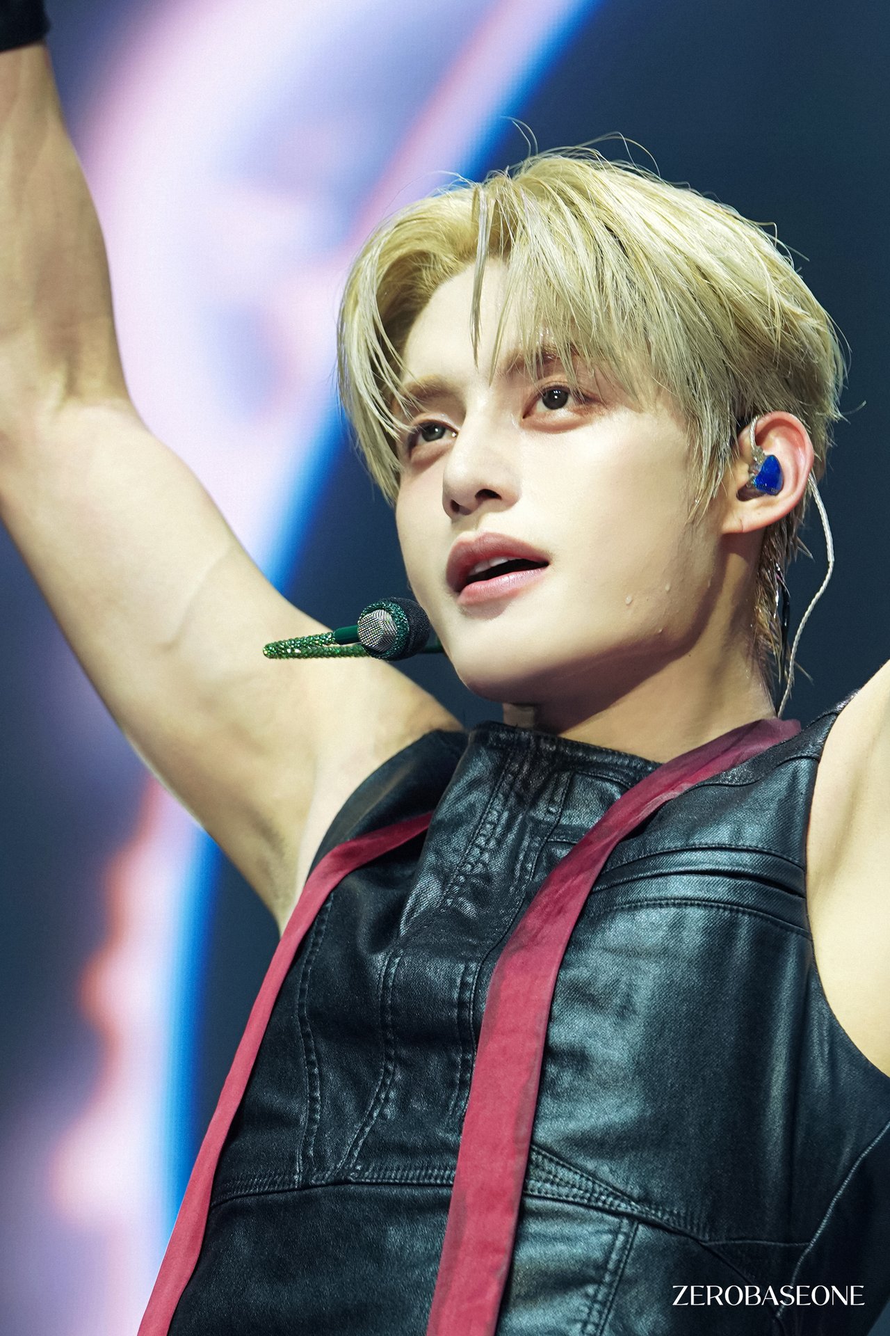 2025 ZEROBASEONE WORLD TOUR [𝗛𝗘𝗥𝗘&𝗡𝗢𝗪] IN SEOUL Behind Photo 1