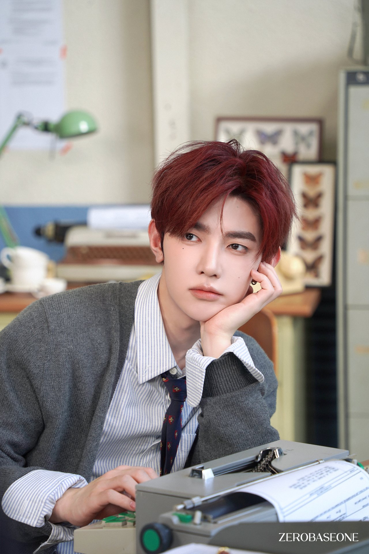 ZEROBASEONE 2026 SEASON'S GREETINGS '(0_1) World' Behind Photo