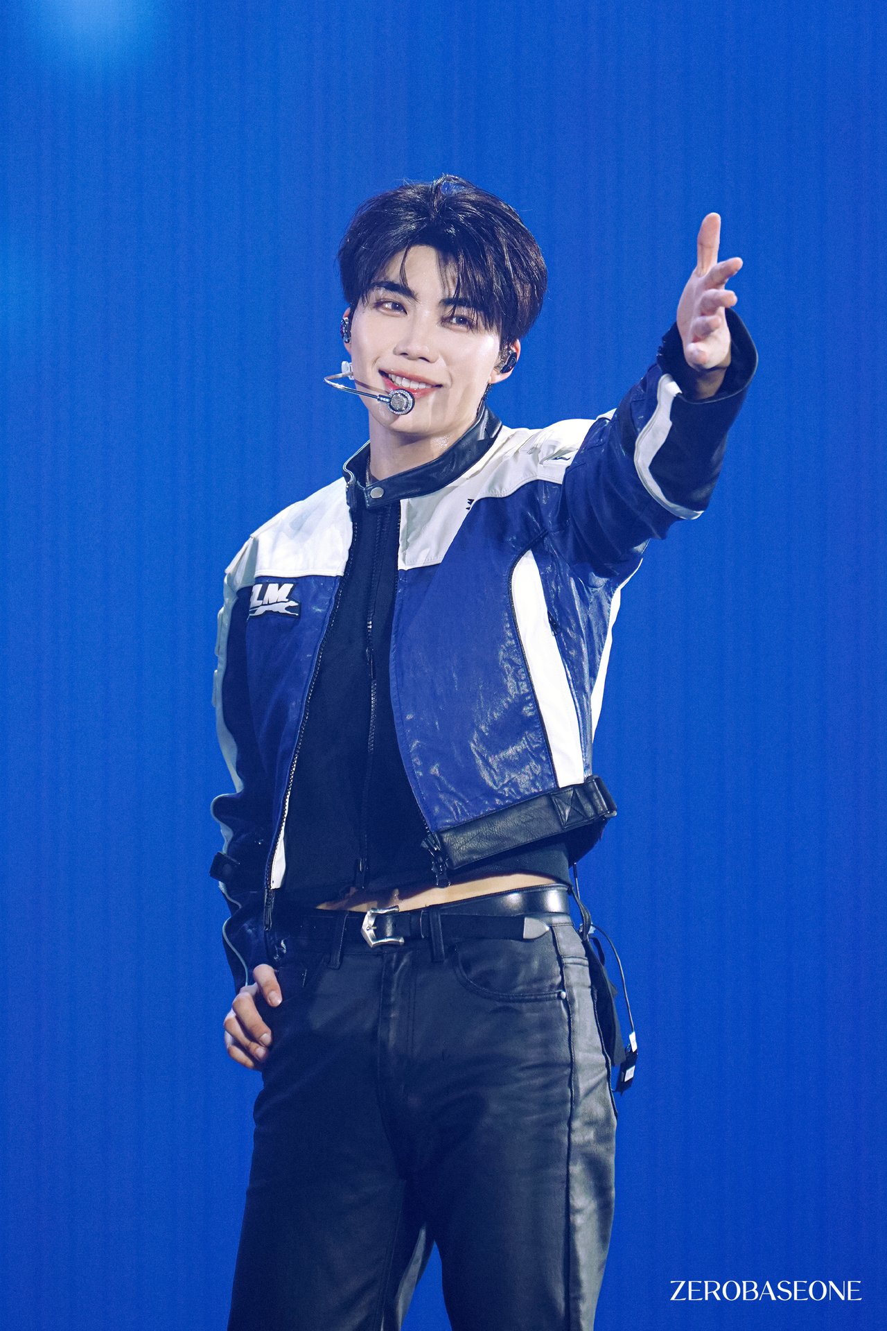 2025 ZEROBASEONE WORLD TOUR [𝗛𝗘𝗥𝗘&𝗡𝗢𝗪] IN SEOUL Behind Photo 1