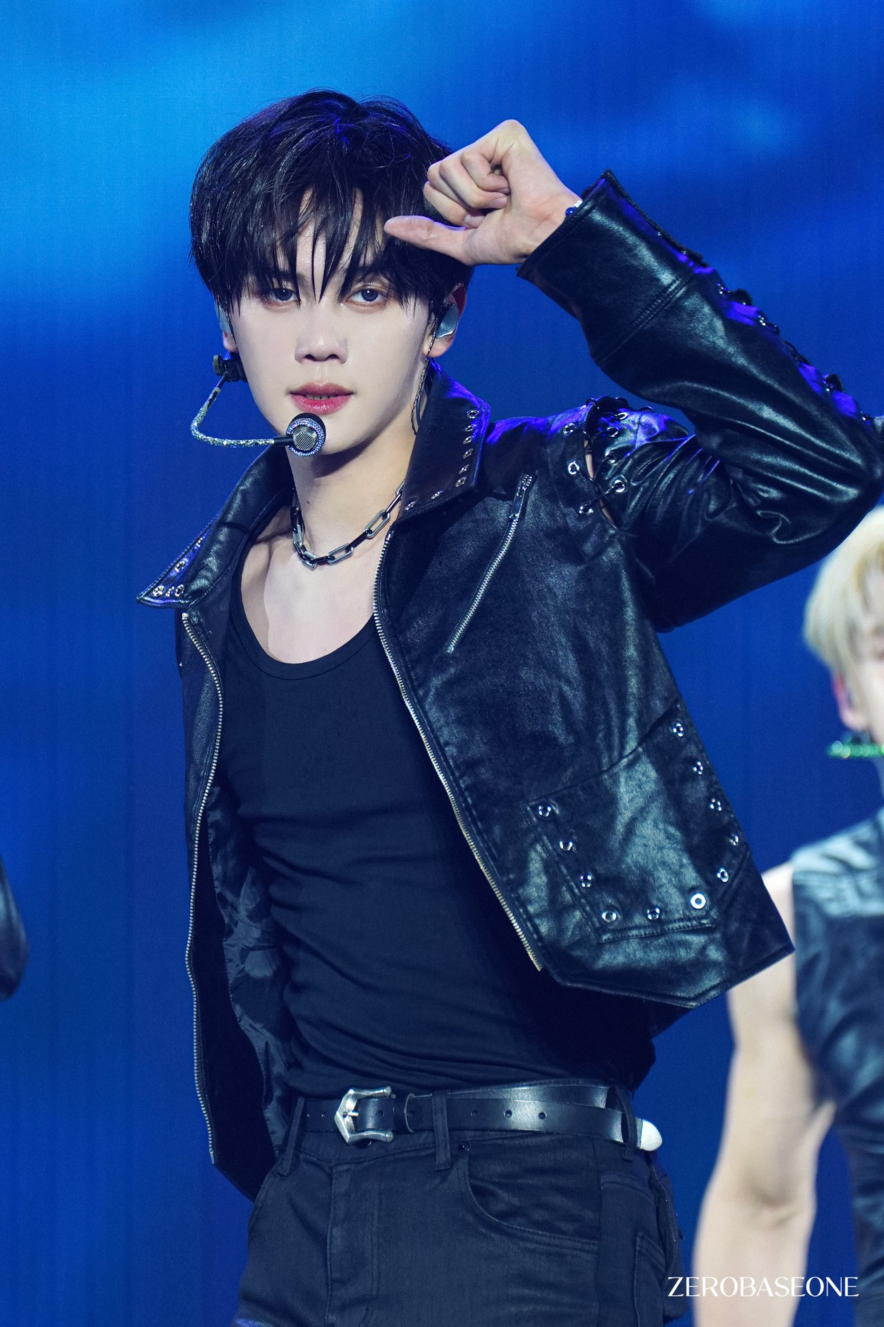 2025 ZEROBASEONE WORLD TOUR [𝗛𝗘𝗥𝗘&𝗡𝗢𝗪] IN SEOUL Behind Photo 1