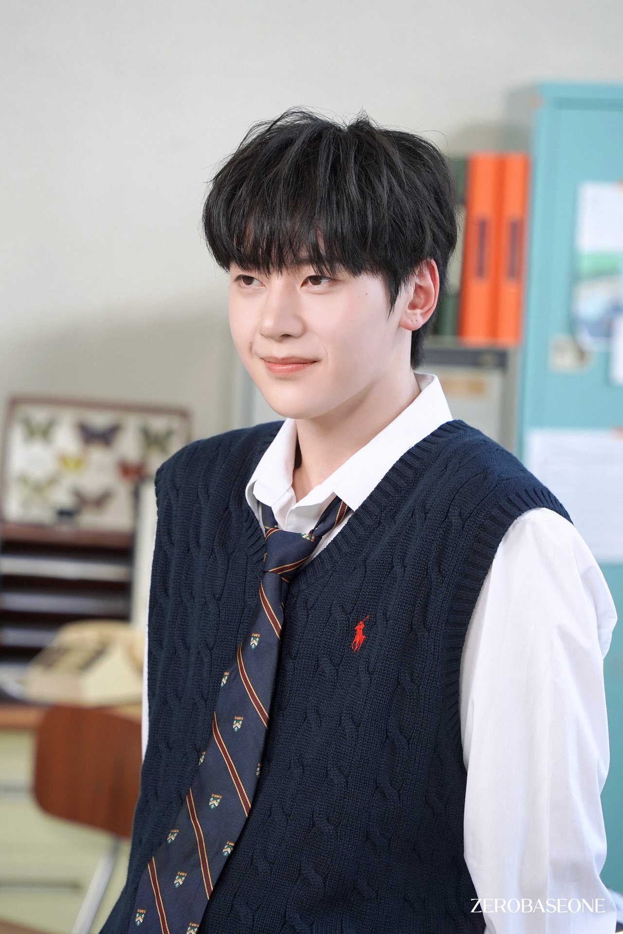ZEROBASEONE 2026 SEASON'S GREETINGS '(0_1) World' Behind Photo