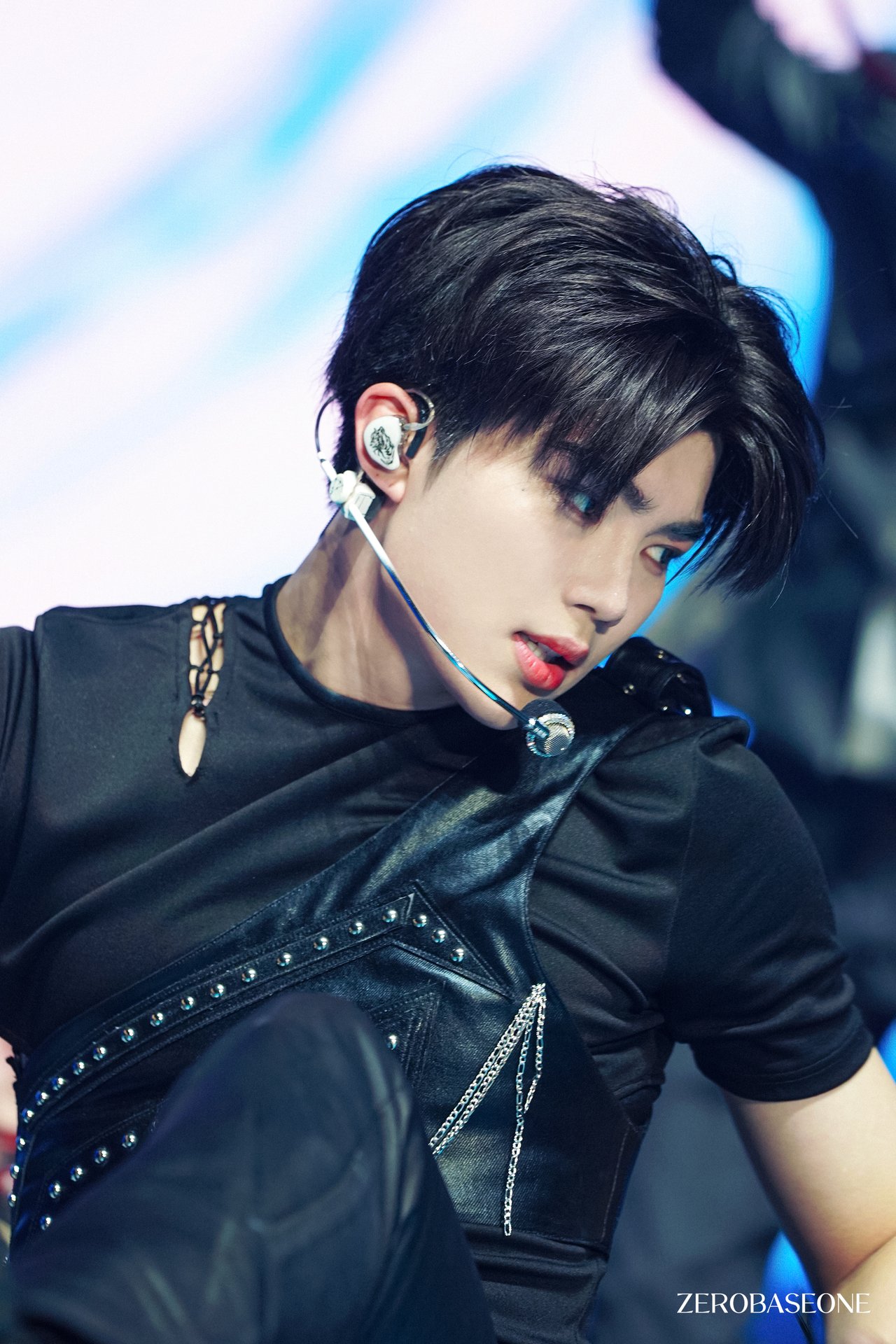2025 ZEROBASEONE WORLD TOUR [𝗛𝗘𝗥𝗘&𝗡𝗢𝗪] IN SEOUL Behind Photo 1