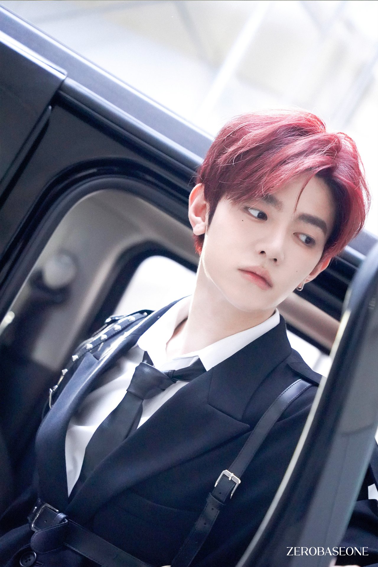 ZEROBASEONE 2026 SEASON'S GREETINGS '(0_1) World' Behind Photo
