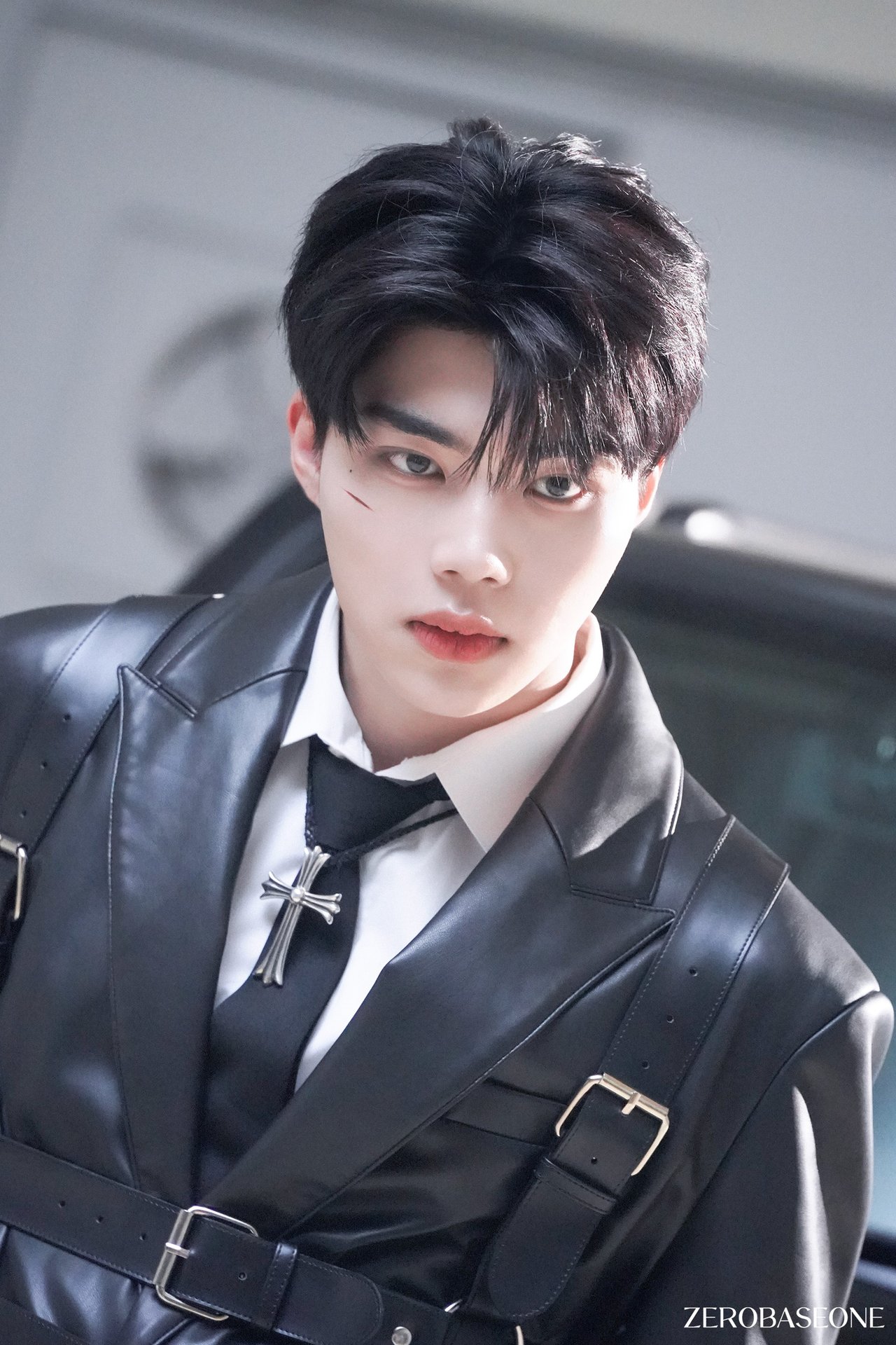 ZEROBASEONE 2026 SEASON'S GREETINGS '(0_1) World' Behind Photo
