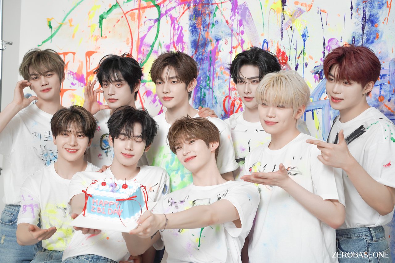 𝐙𝐄𝐑𝐎𝐁𝐀𝐒𝐄𝐎𝐍𝐄 𝟐𝐍𝐃 𝐀𝐍𝐍𝐈𝐕𝐄𝐑𝐒𝐀𝐑𝐘 Behind