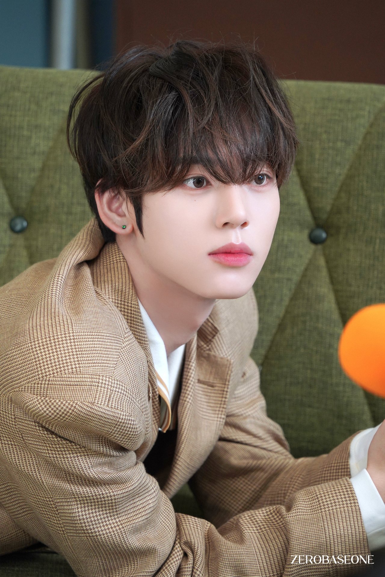 ZEROBASEONE 2026 SEASON'S GREETINGS '(0_1) World' Behind Photo