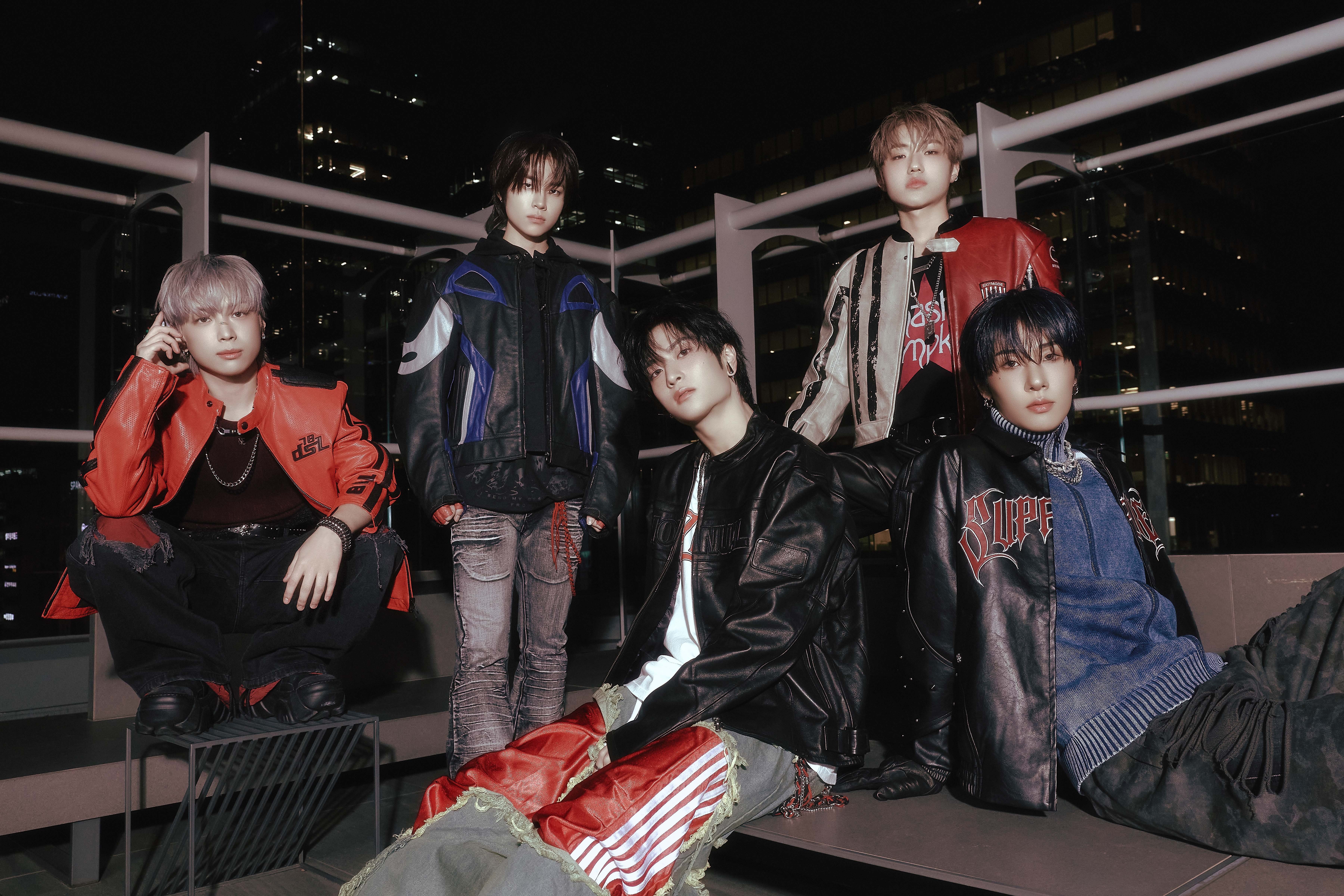 CATCH THE YOUNG THE 1ST ALBUM [EVOLVE]