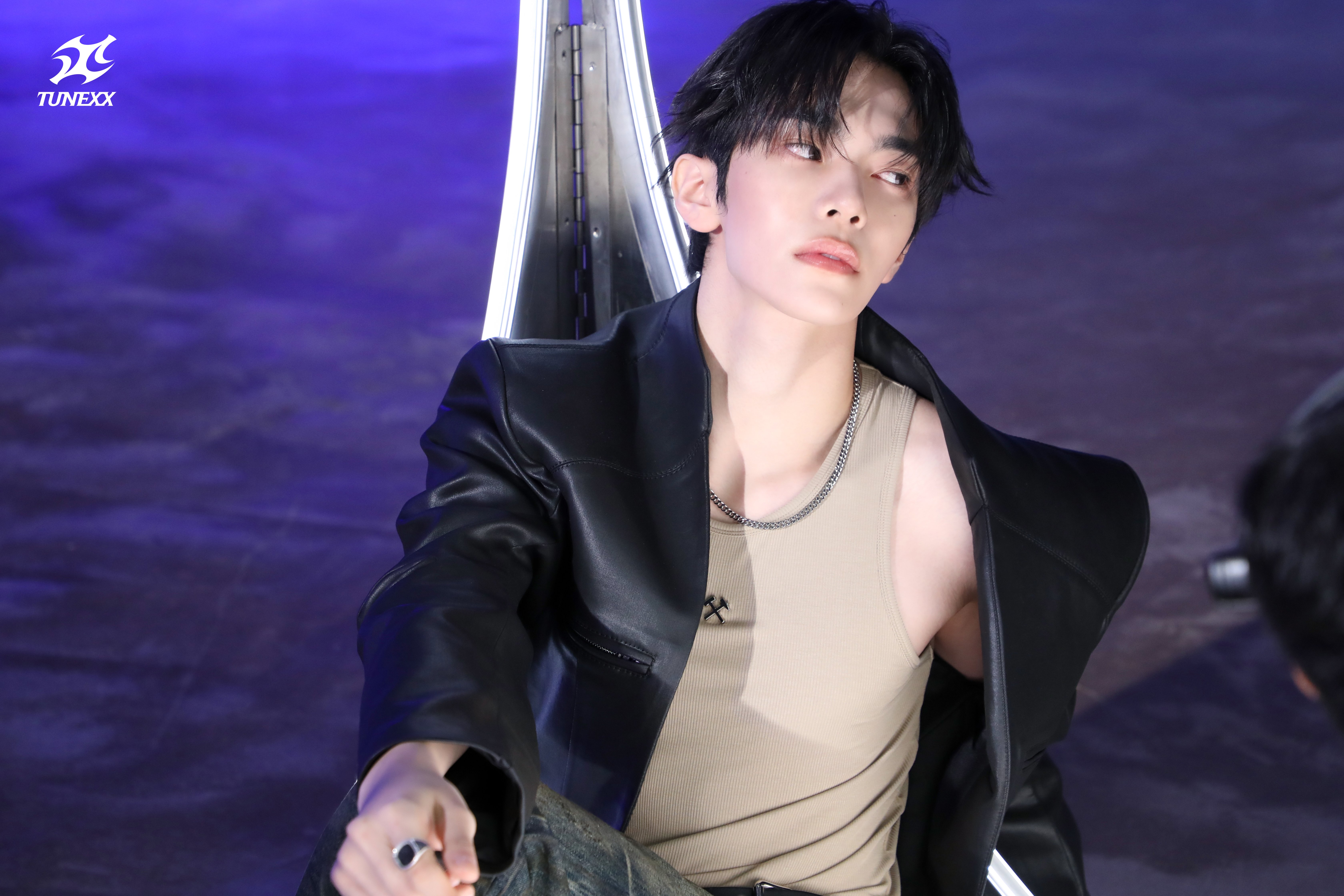 TUNEXX 2ND MINI ALBUM [BLUE MODE] Jacket Behind Photo