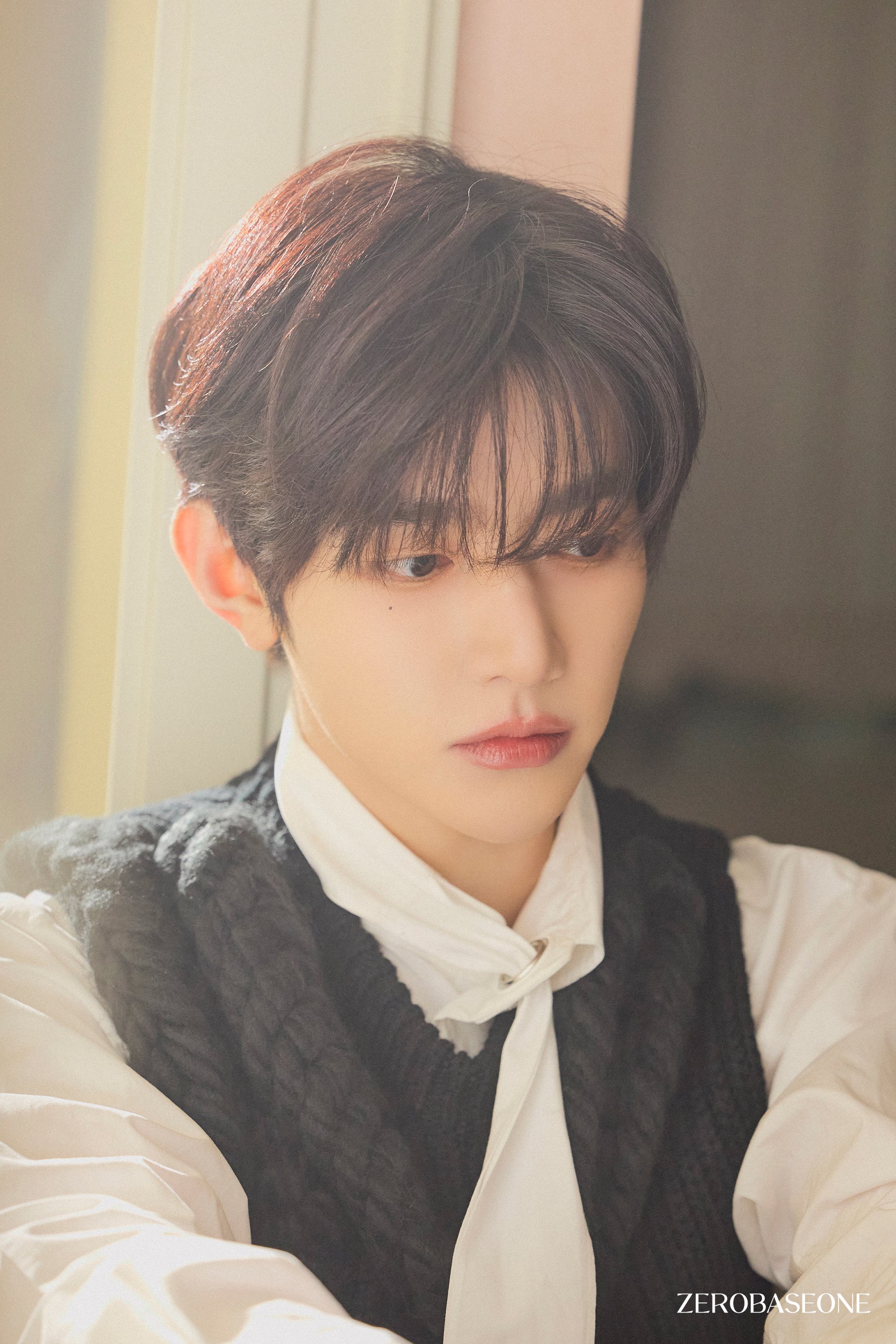 ZEROBASEONE 'Doctor! Doctor!' MV Behind Photo